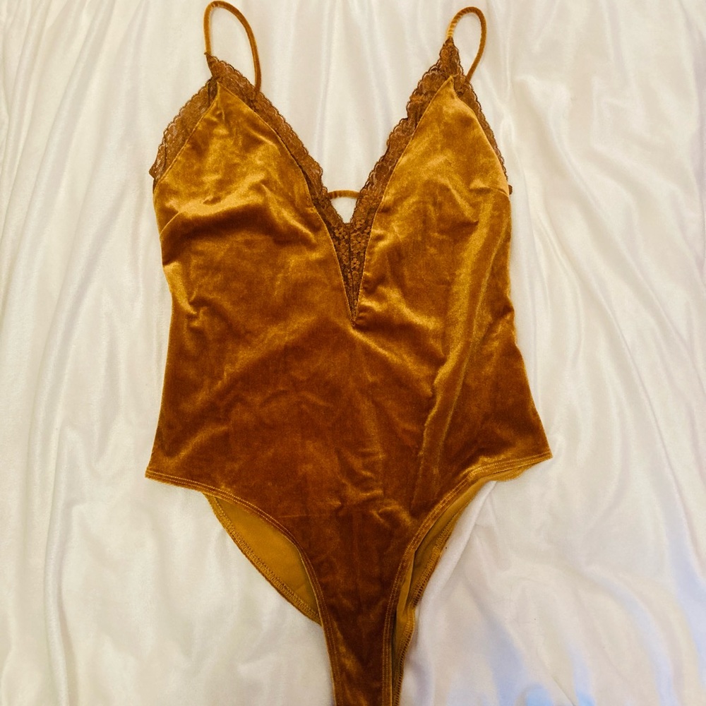 NWT Forever 21 Rust Velvet Bodysuit